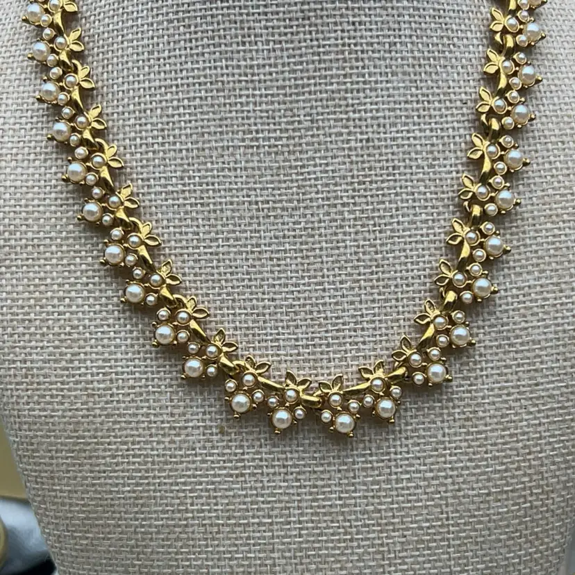 Vintage Past Times PT Faux Pearl Floral Gold Tone Necklace Victorian Revival