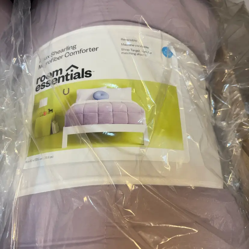 FAUX Shearling Microfiber Comforter Essentials 88” X 92” Reversible Machine Washable Full Queen, Msrp $45