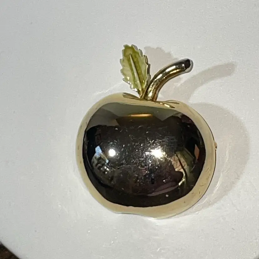 Gold Tone Apple With Green Enamel Leaf Brooch