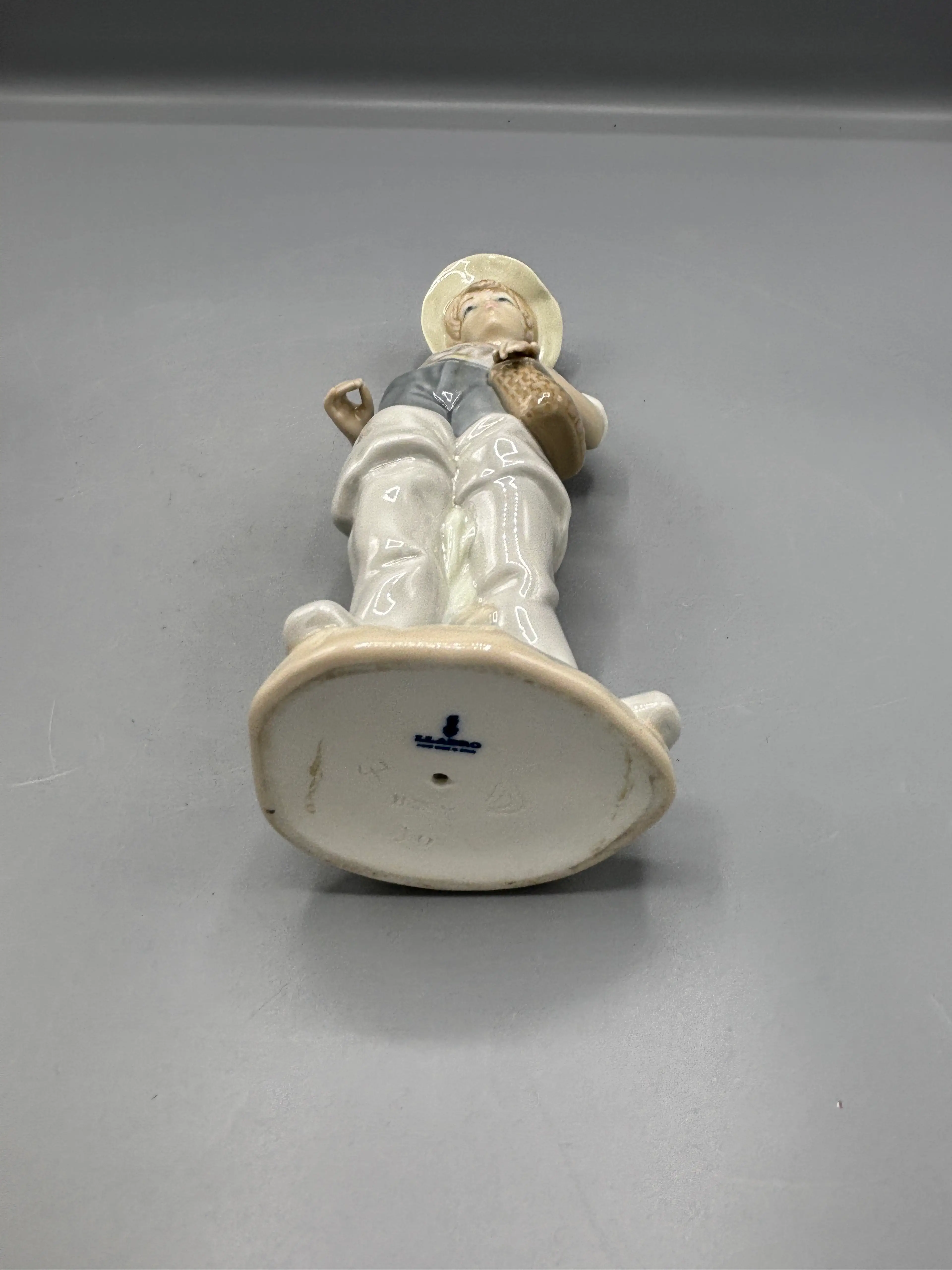 Image 3 of 6