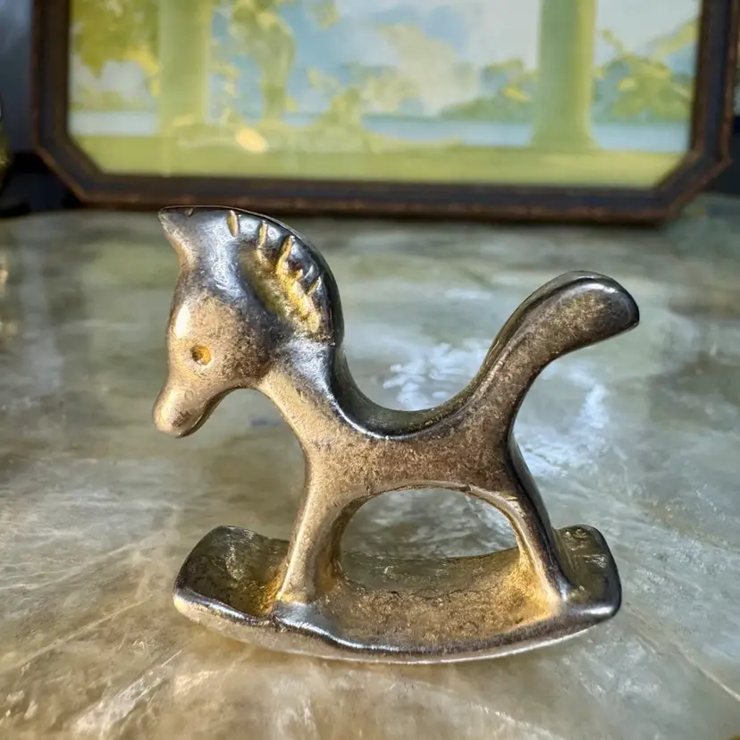 😻 Miniature Metal Rocking Horse Figurine