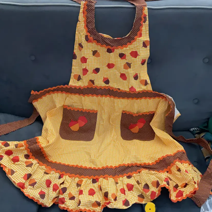 Martha Stewart Fall Apron With Acorns
