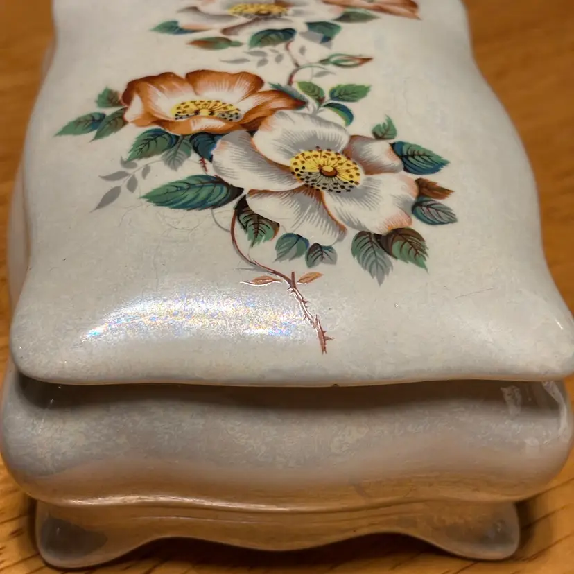 Vintage Lidded Trinket Box With Lavender Interior