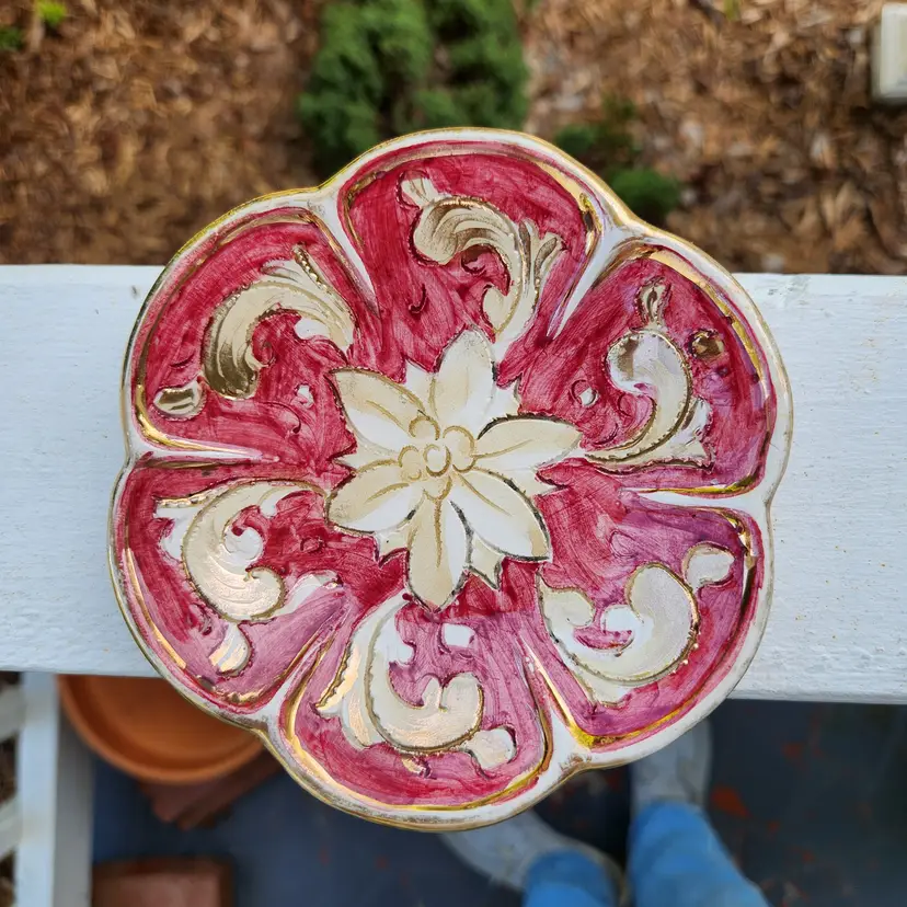 Hand painted trinket/jewelery vintage dish Italy marked 'Taube' 4"