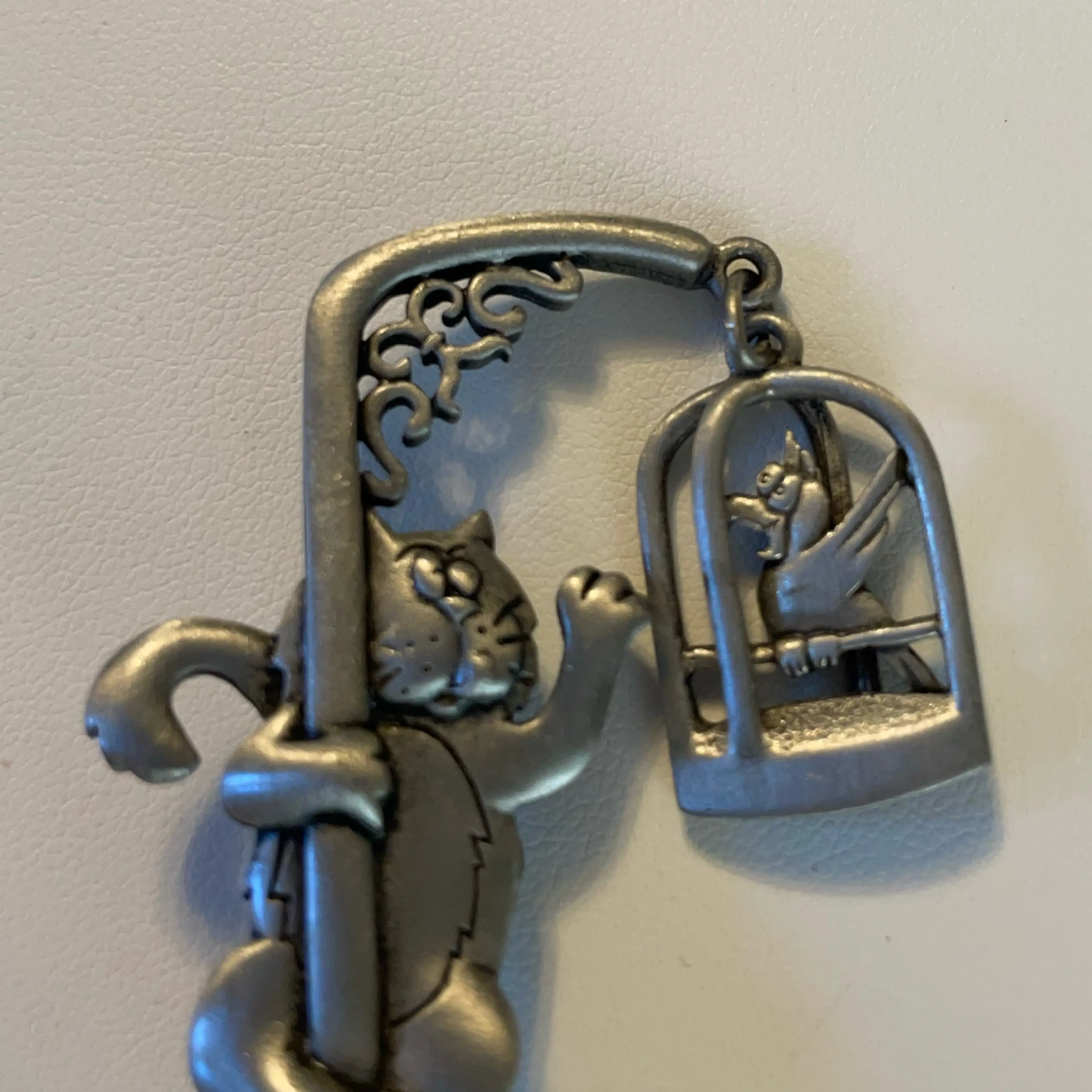 Image 2 of 4