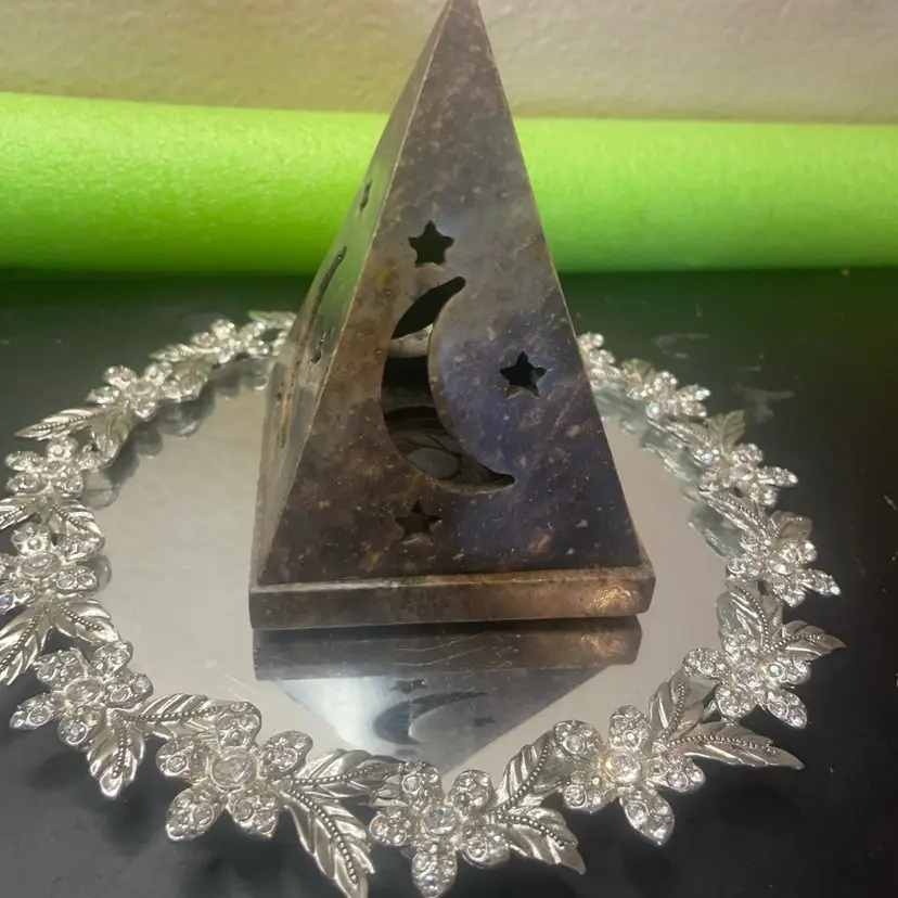 Gorgeous Variegated Marble 5” Teepee Tealite Holder