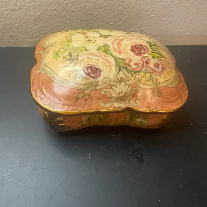 VTG Lillian August Designed Toyo Hand Painted 7” Lidded Box featuring hand-painted pink roses and ornate old-world French styling.