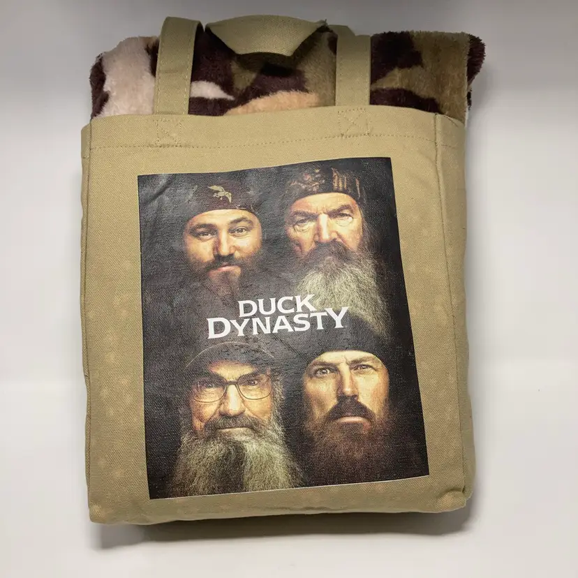Duck Dynasty Canvas Tote Bag With Matching 40”X50” Fleece Throw! New, Never Used! Featuring Phil, Willie, Jase, and Si Robertson!