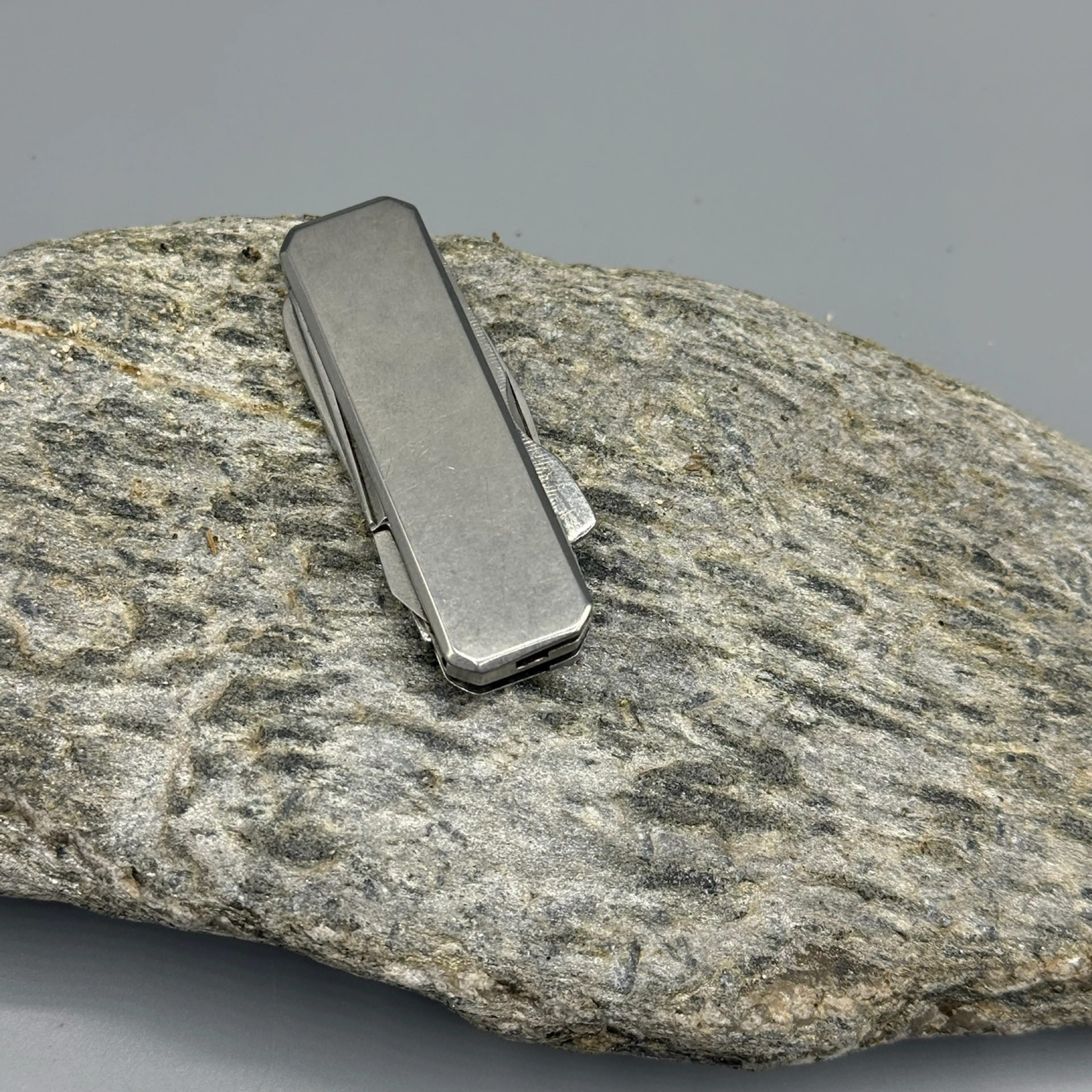 Image 2 of 7