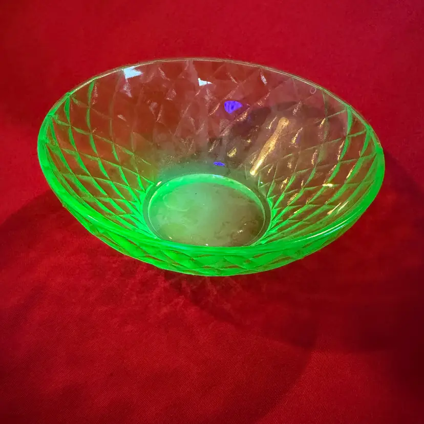 09. VTG 1930’s “Diamond Optic” CandyNut Dish