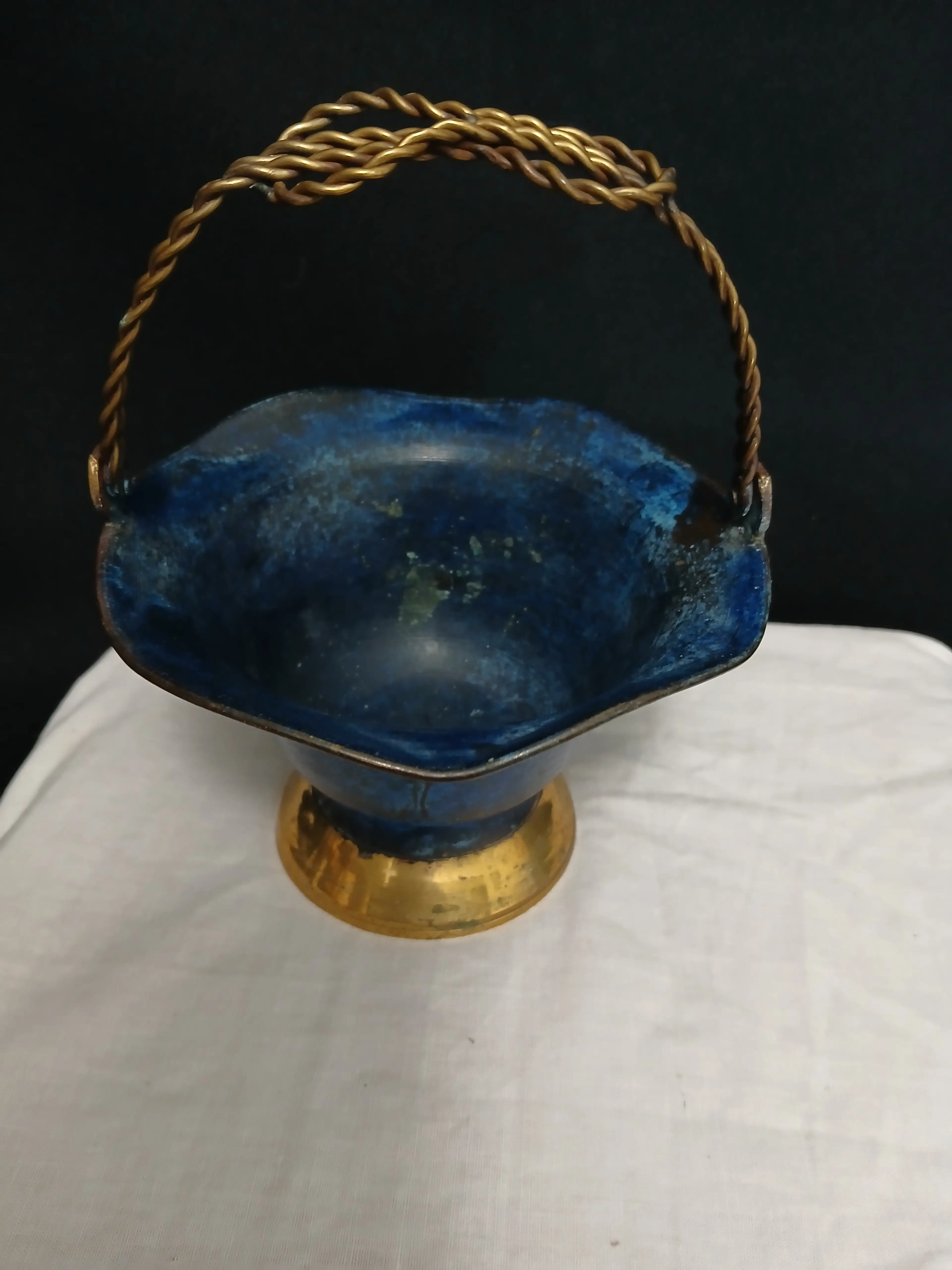 Image 2 of 6