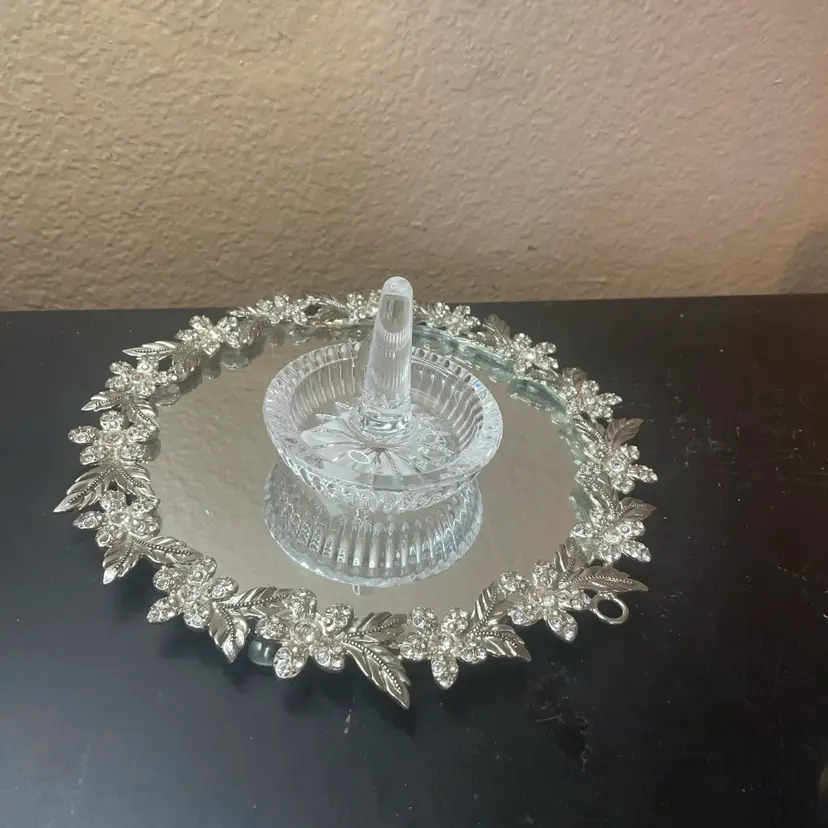 NWT Gorgeous Waterford Heritage 3” Ring Holder Made In Slovenia