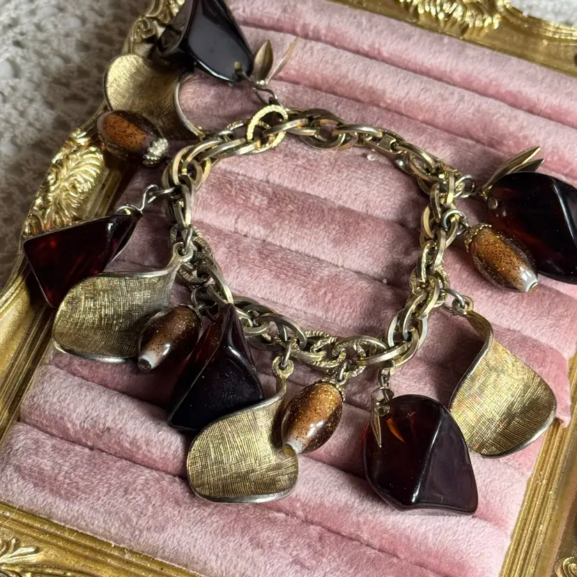 Vintage Midcentury Lucite Fall Tones Charm Bracelet 7.5”