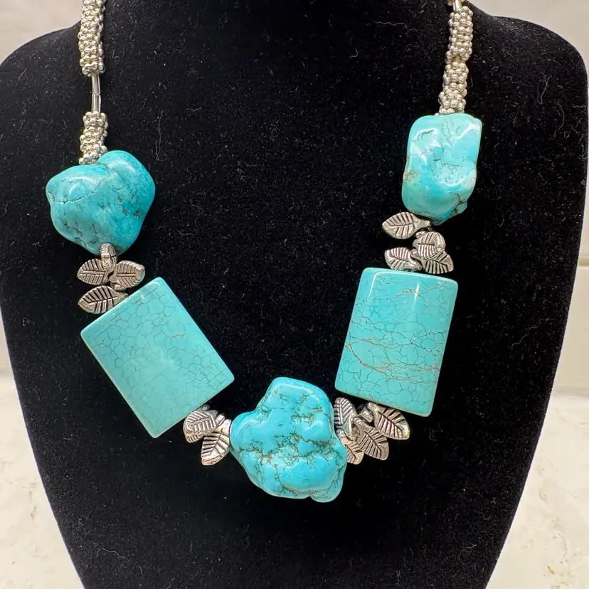 Vintage Turquoise Chunky Bib Necklace Silver Tone Beaded Chain Leaf Spacers
