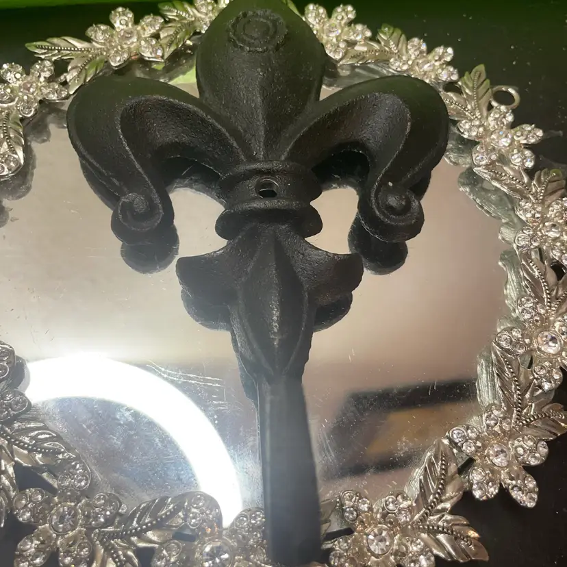 Rustic 6” black cast iron Fleur-de-Lis wall hook