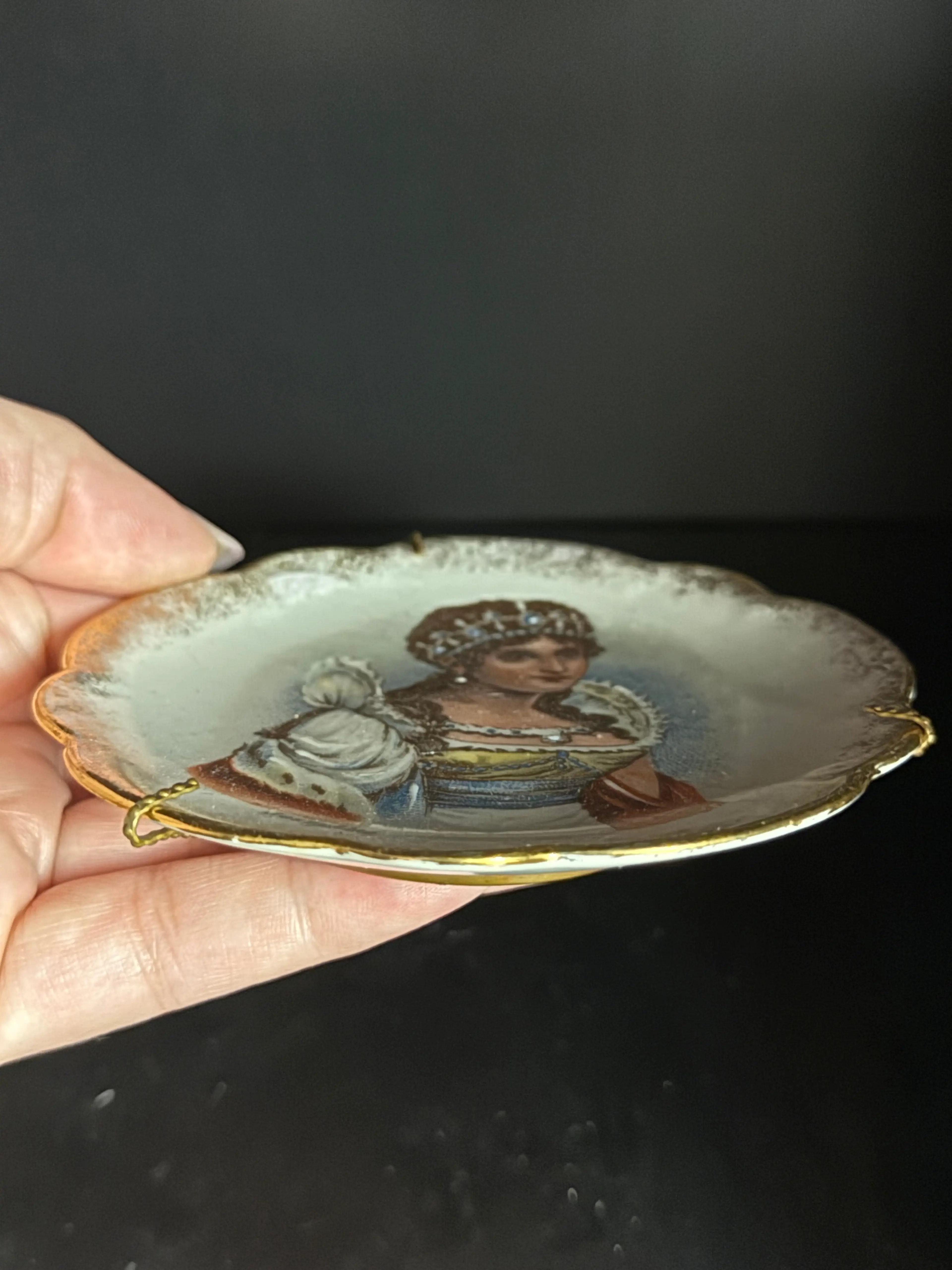 Image 2 of 7