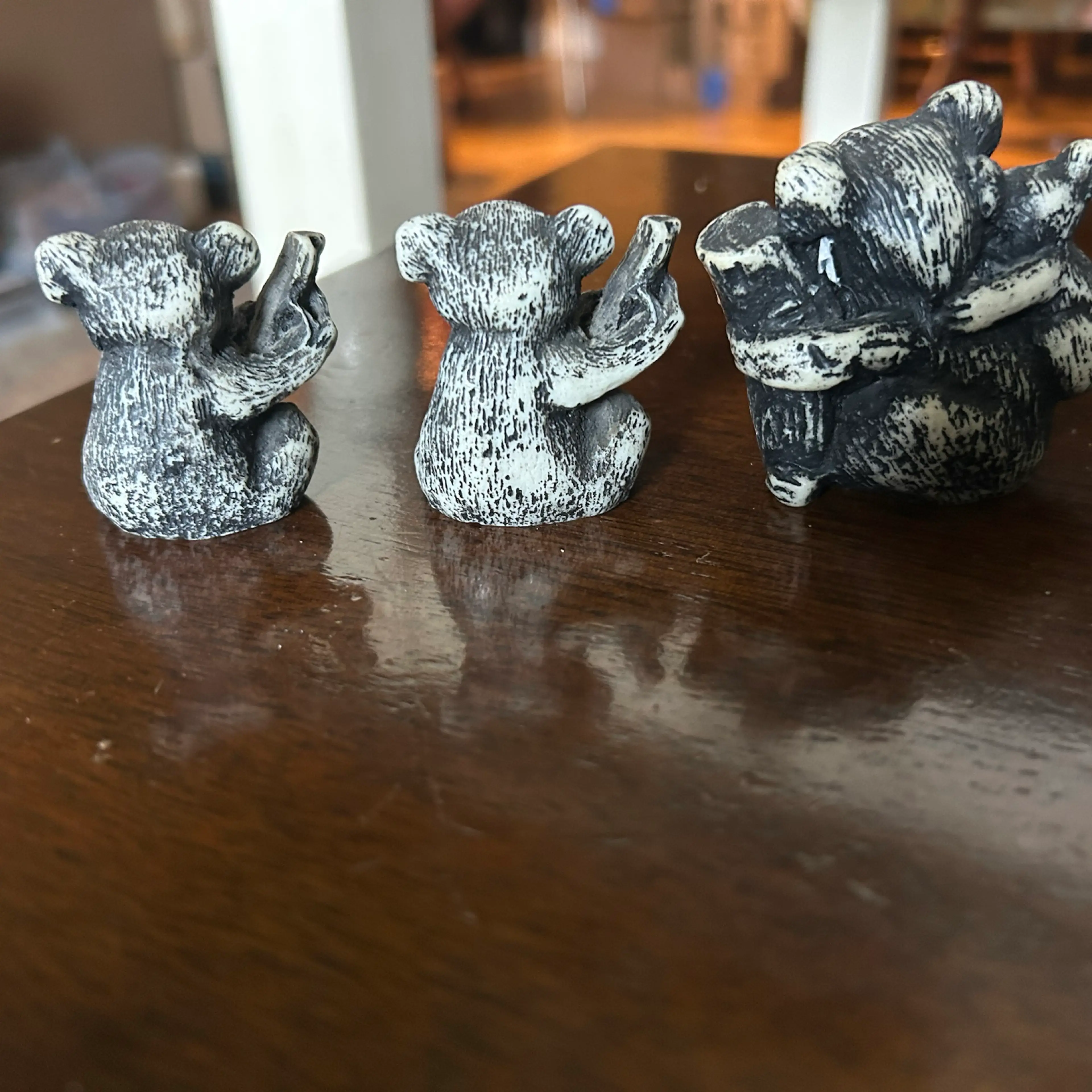 Image 3 of 4