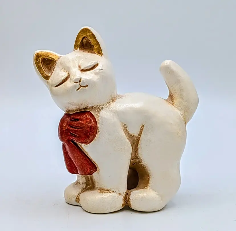 THUN White Cat Figurine Red Bow Cream Pottery Ceramic Collectible 4" Italy