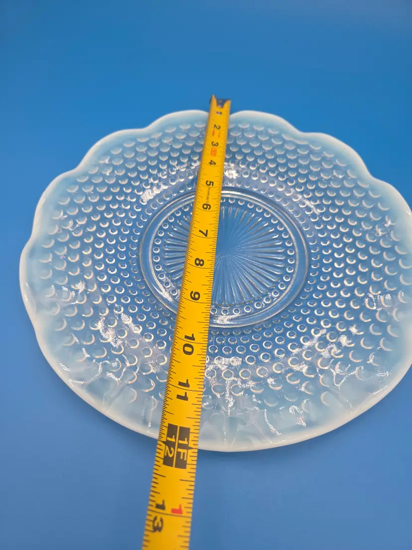Opalescent hobnail plate