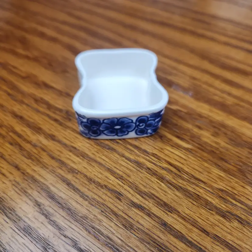 Tiny Bow Shaped Trinket Dish