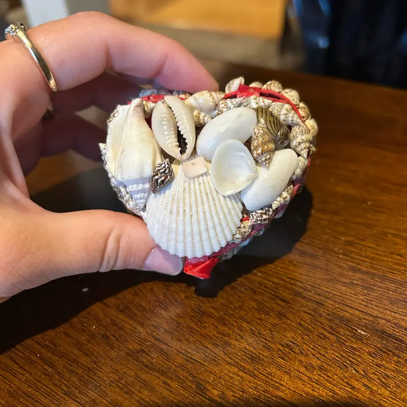 Shell Heart Trinket Box