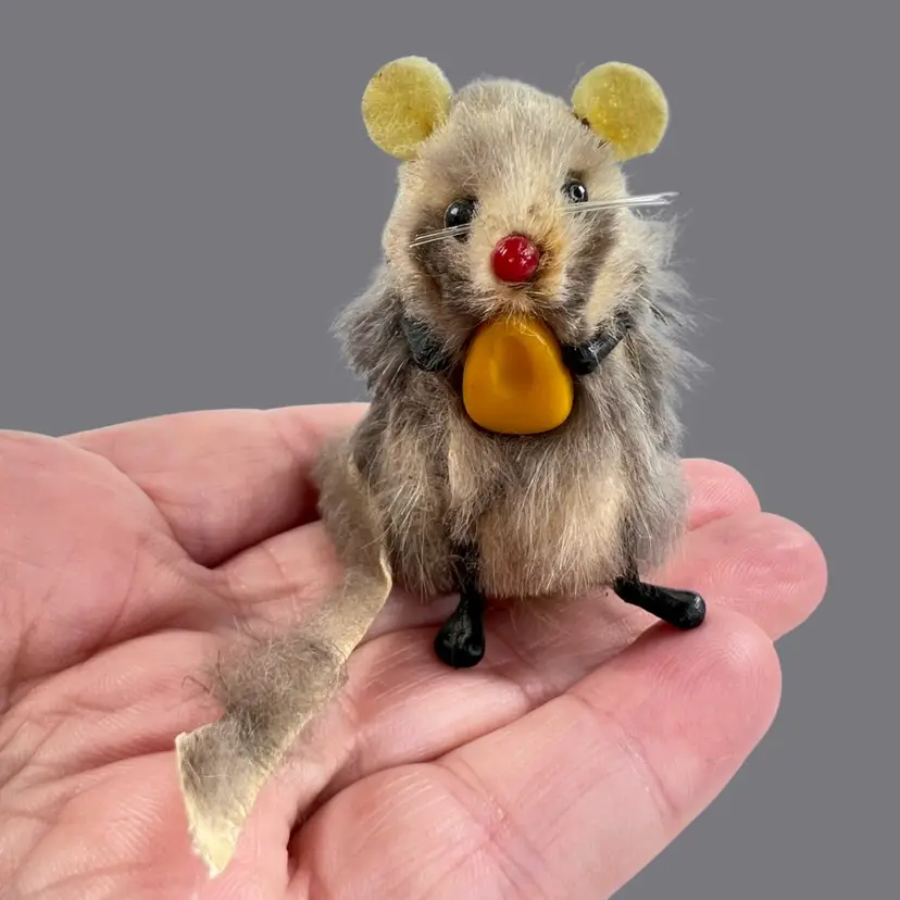 Russ 2” Furry Mouse Holding Cheese Mini Figurine- Original Vintage Foil Sticker Russ 1979 Made in Korea