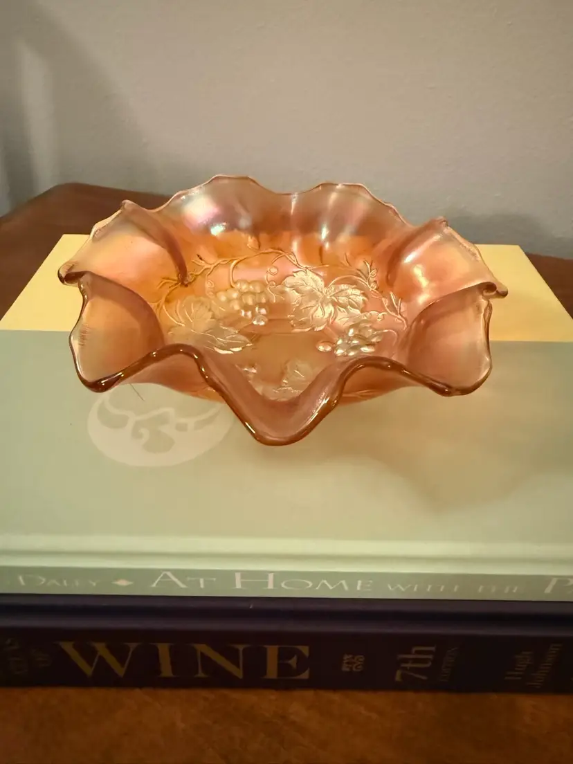 ☀️7” W x 2-1/2” H Vintage Dugan Carnival Glass Candy Dish
