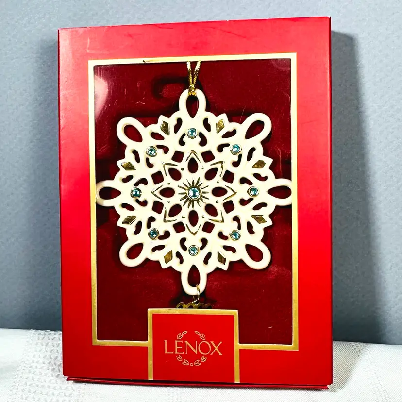 NEW In Box 2023 Lenox Annual Gemmed Snowflake Christmas Ornament # 894425