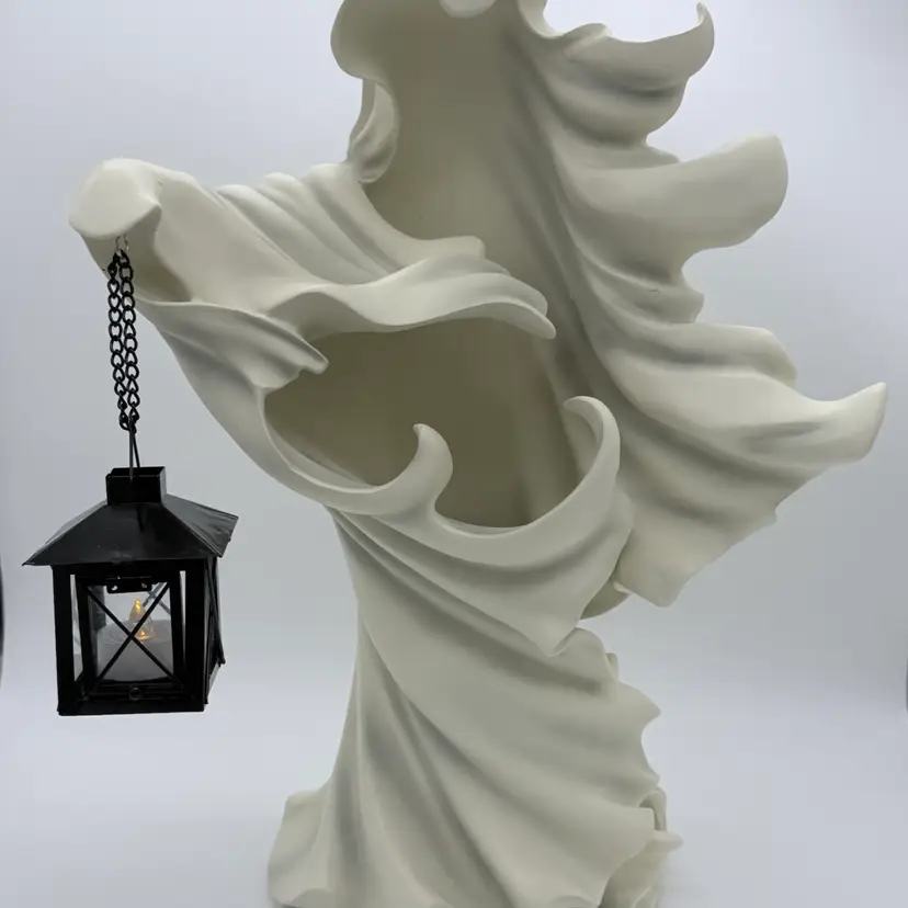 18” Spooky Authentic Cracker Barrel Wraith Ghost Statue With Lantern & Candle