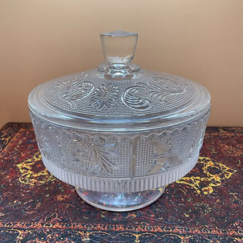 🍁 Westmoreland Princess Feather Covered Candy Dish