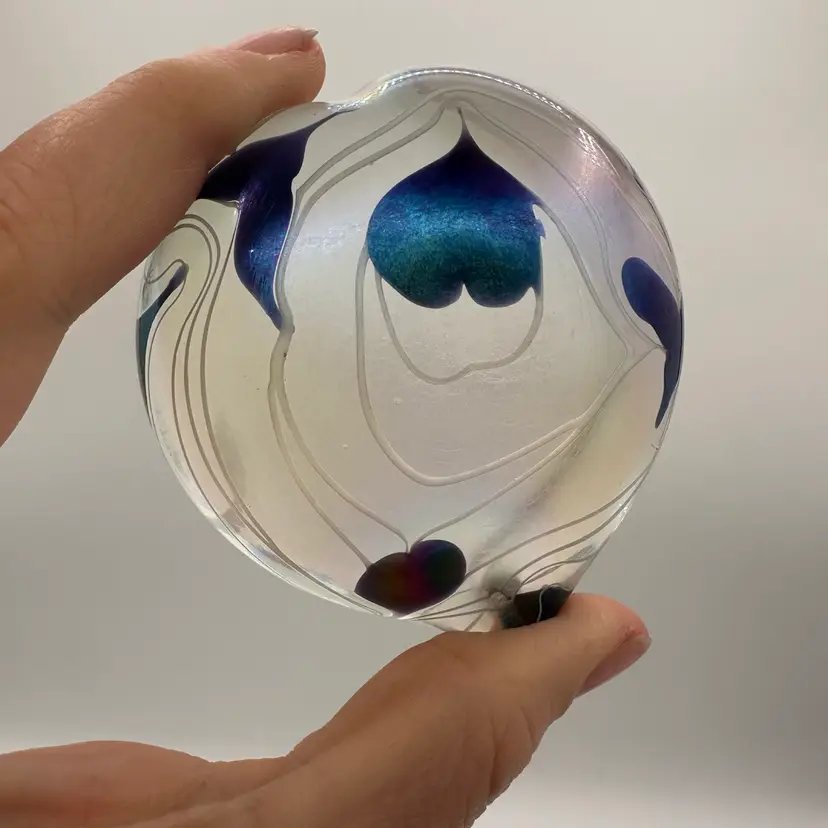 Iridized Blue Feather Pulled Hearts Art Glass Heart Shape Paperweight 3”W