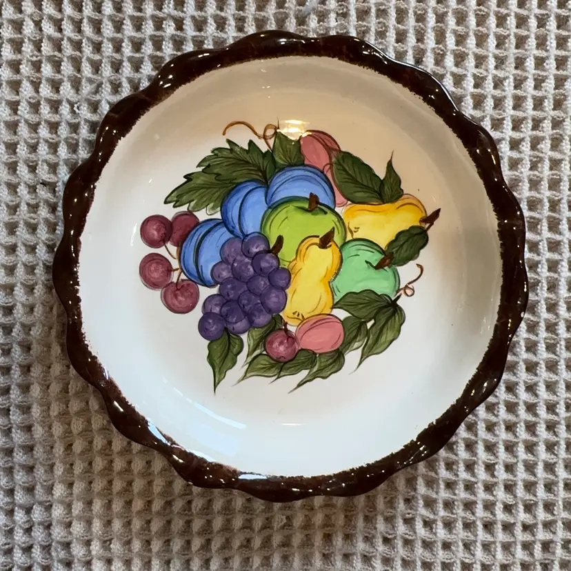 1976 10”Fruity Pie Plate