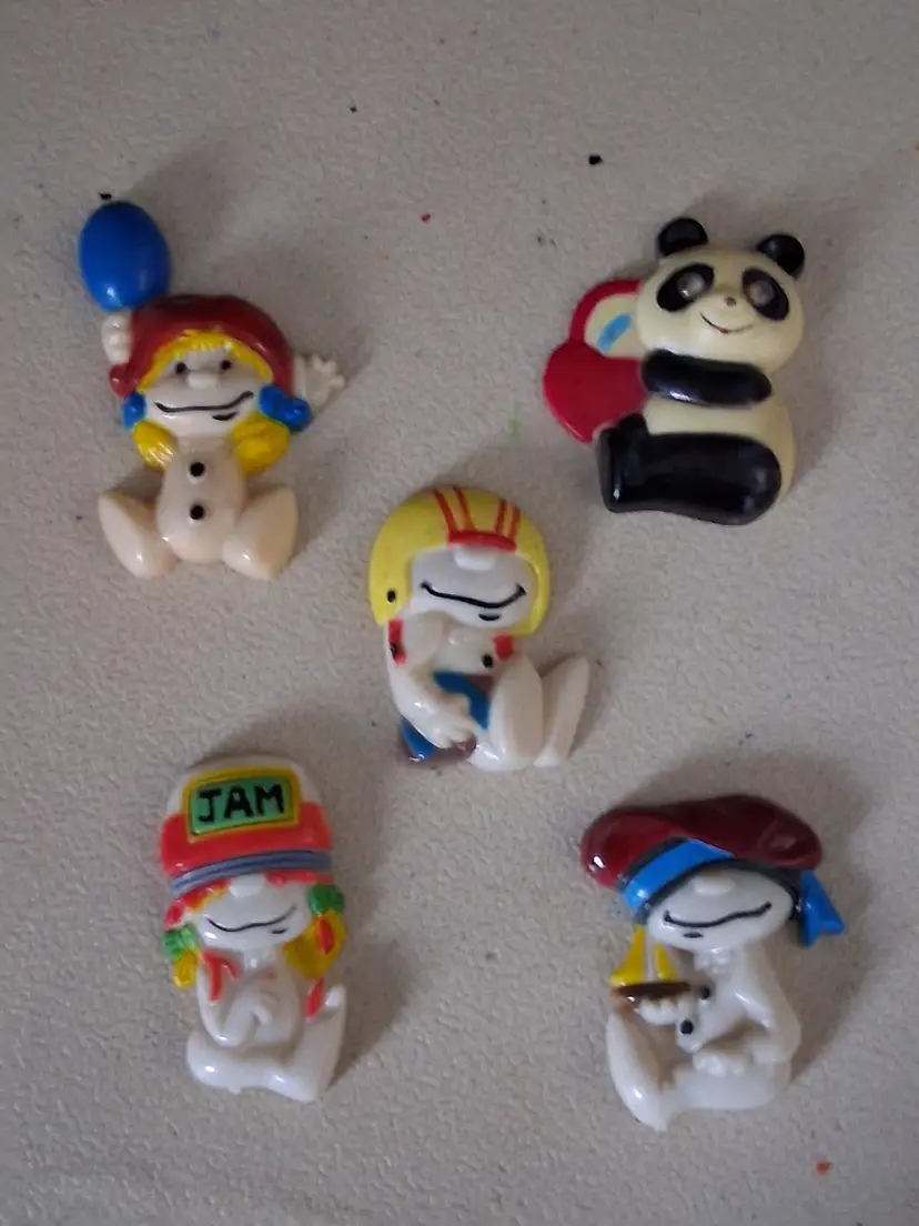 Set of 5 Vintage Plastic Fridge Magnets~ Cute Collectibles