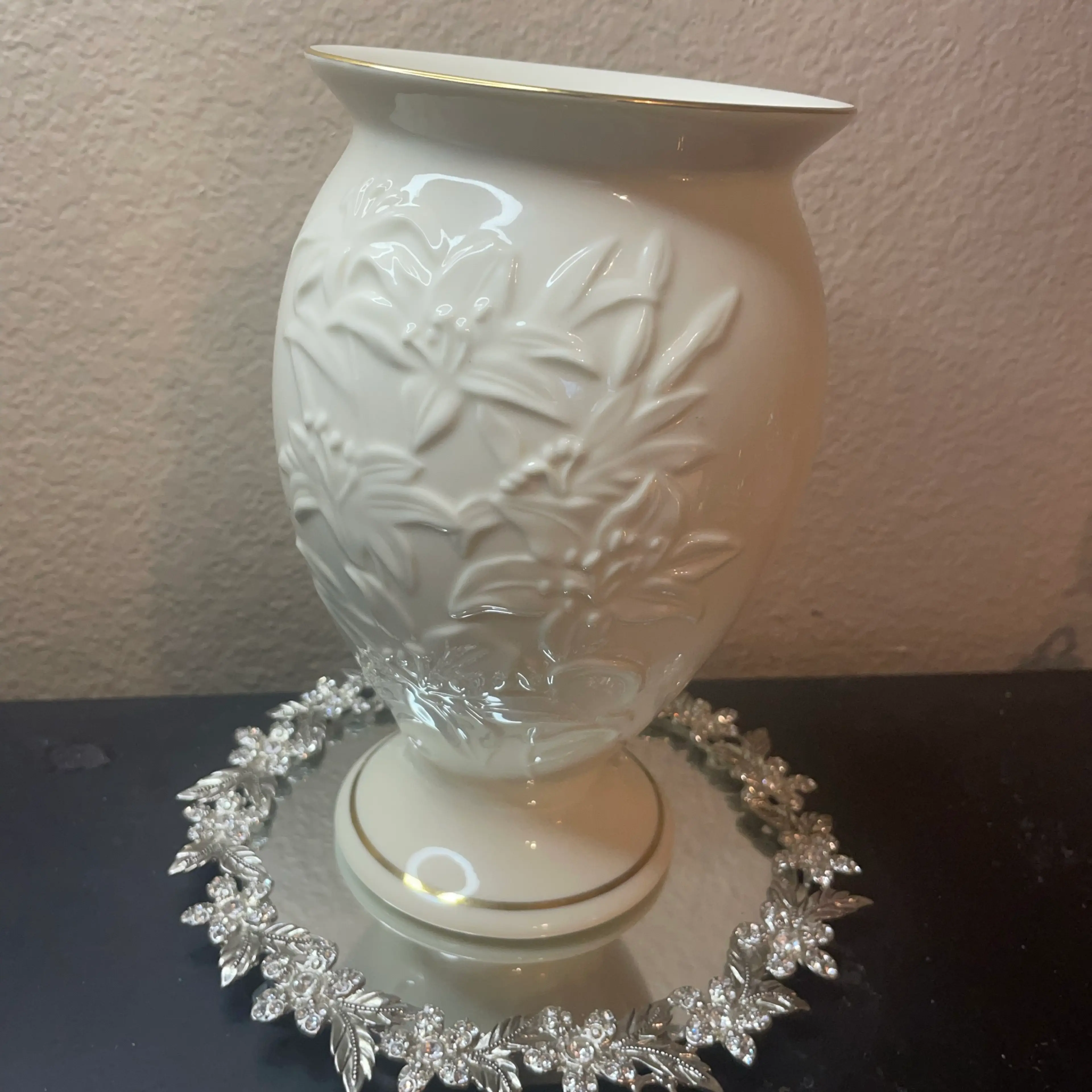 Image 2 of 7