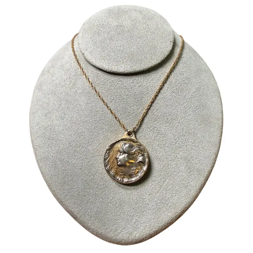 32” Vintage 1928 Jewelry Co. Necklace Sliding Mirror Pendant Portrait, Gold Tone