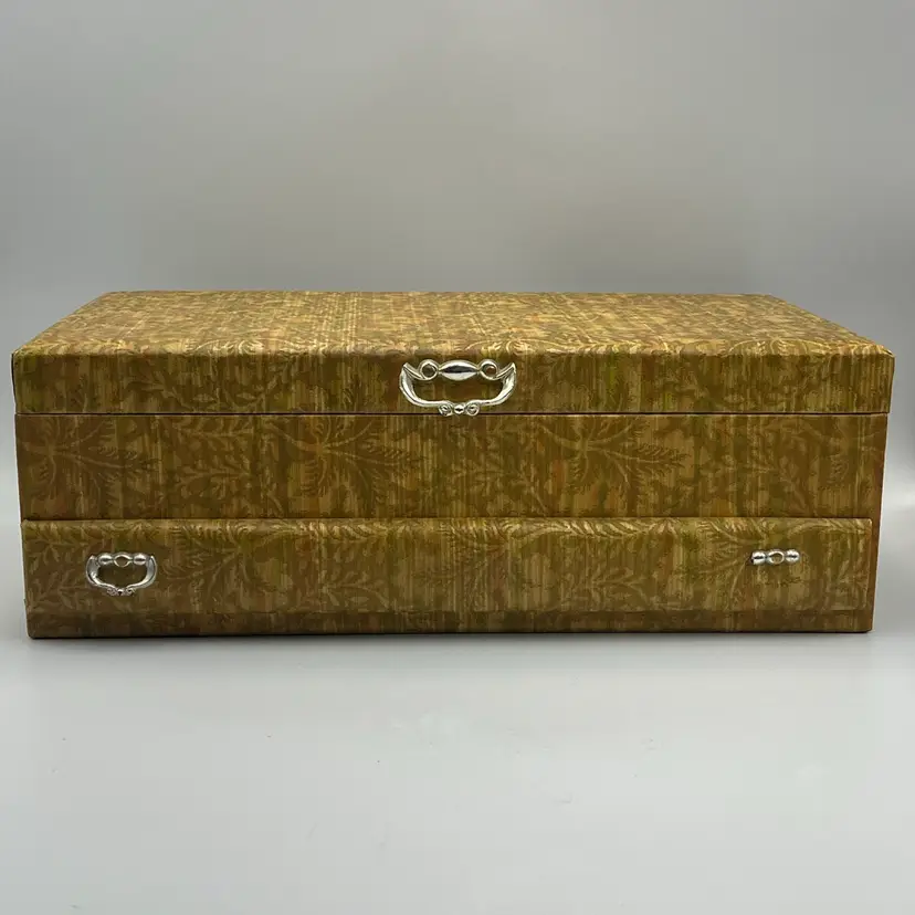 Lady Button Jewelry Box- 1960’s