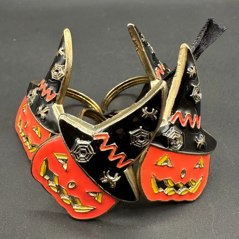 🧡Spooky Jack-O-Lantern Witch Hat Brass Tone Napkin Ring Set Of 4, Unmarked