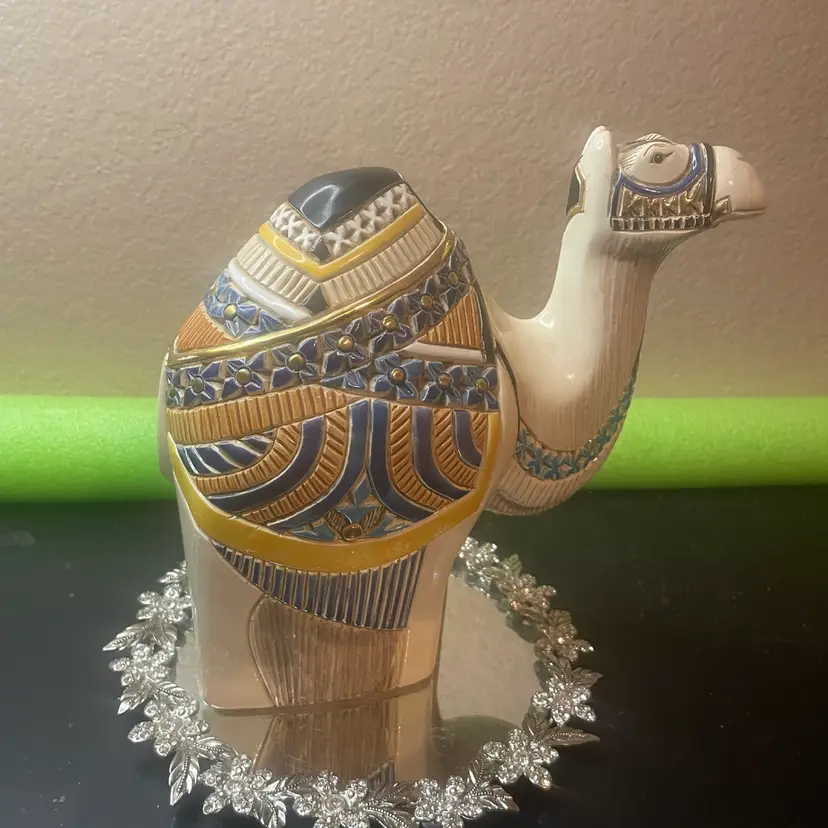 GORGEOUS Artesania Rinconada 9” ceramic camel figurine from the Large Wildlife Collection (Model LWL #407) hand-crafted and hand-painted in Uruguay.
