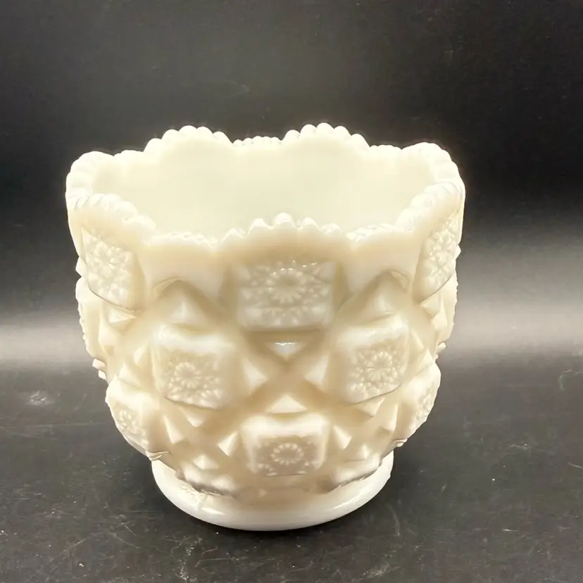Westmoreland "Old Quilt" Milk Glass Bowl
