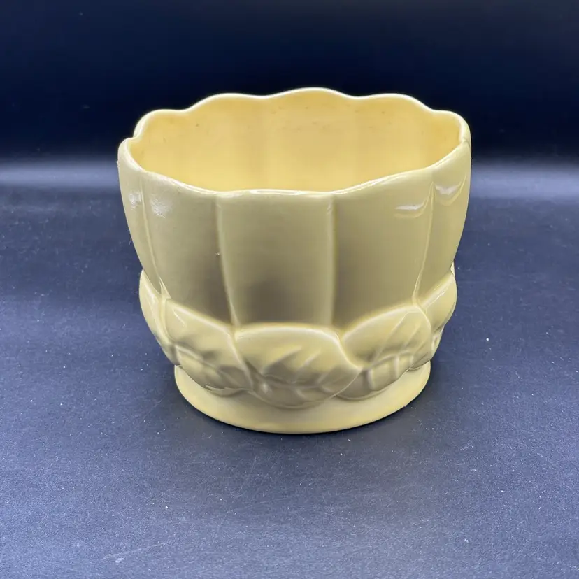 Vintage Red Wing USA Pottery Planter Leaf Pattern