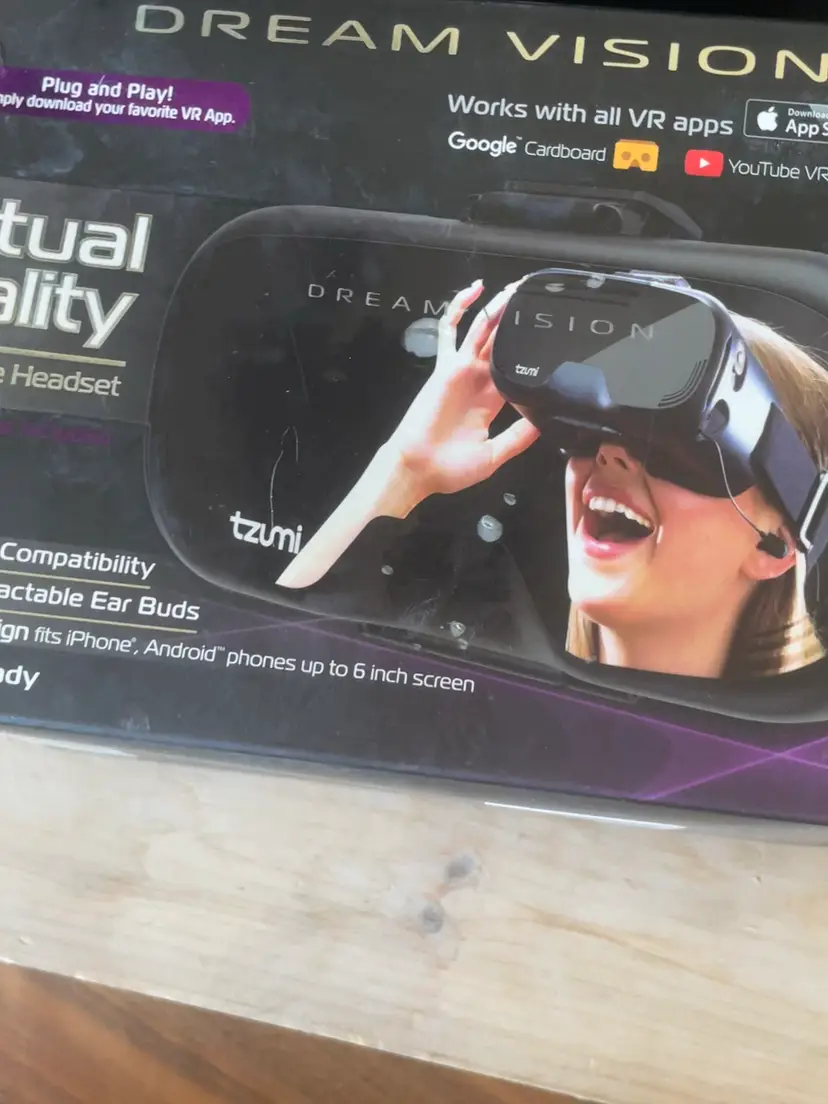 Tzumi Dream Visio Virtual Reality Smartphone Headset