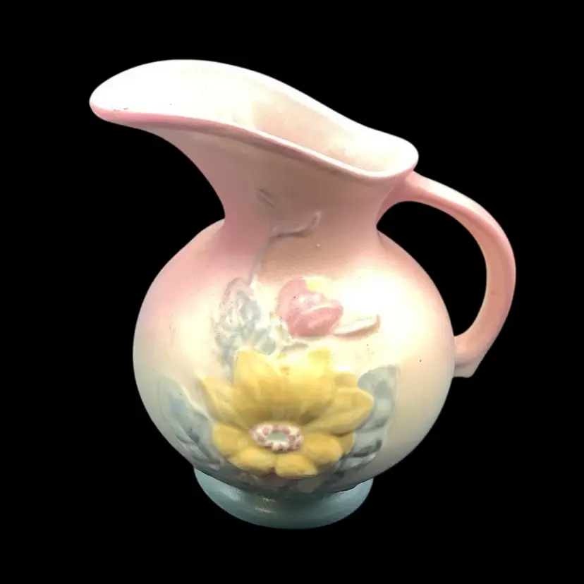 #01 - Vintage Hull Art PotteryMagnolia matte pitcher