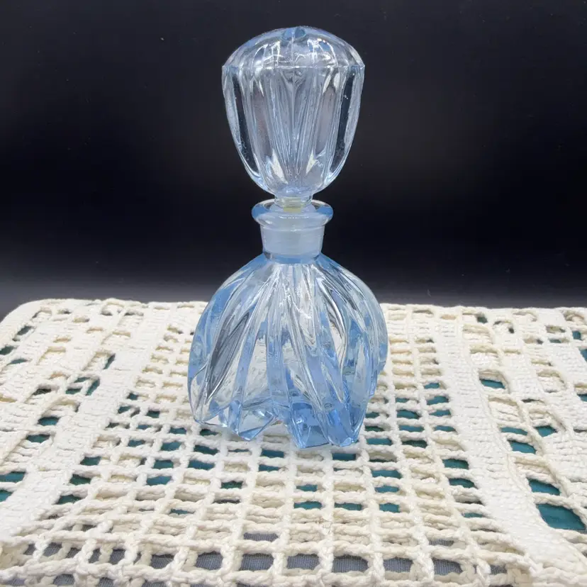 🐞Vtg Mid-Century Light Blue Swirl Glass Perfume Bottle with w/ Fluted Stopper 4”