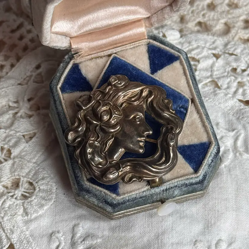 Vintage Sterling Silver Lady Face Brooch
