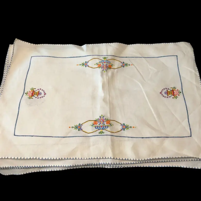 31. Set of 4 Linen Napkins-Embroidery/Cross Stitch-18" Square
