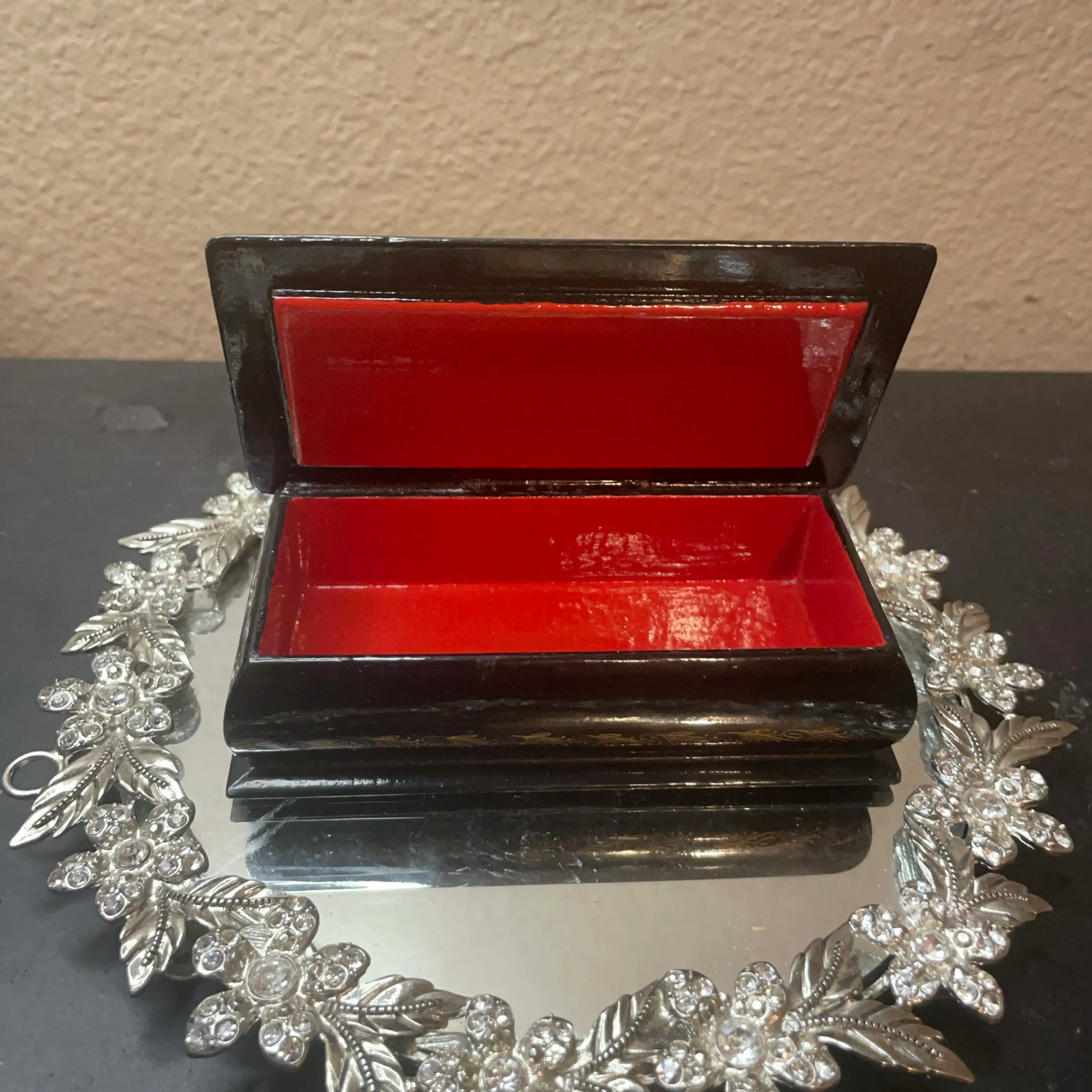 Image 4 of 7