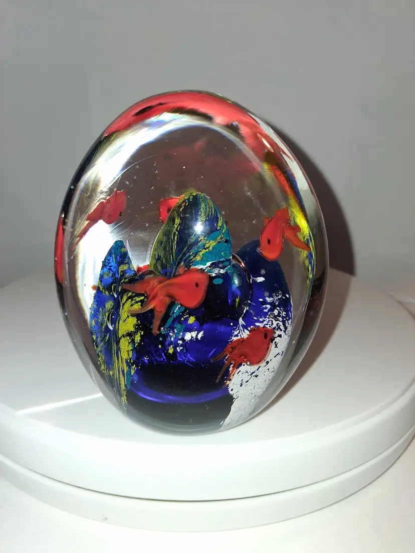 Vintage Dynasty Gallery Art Glass Magnum 6-Fish 'Coral Reef' Aquarium Paperweight