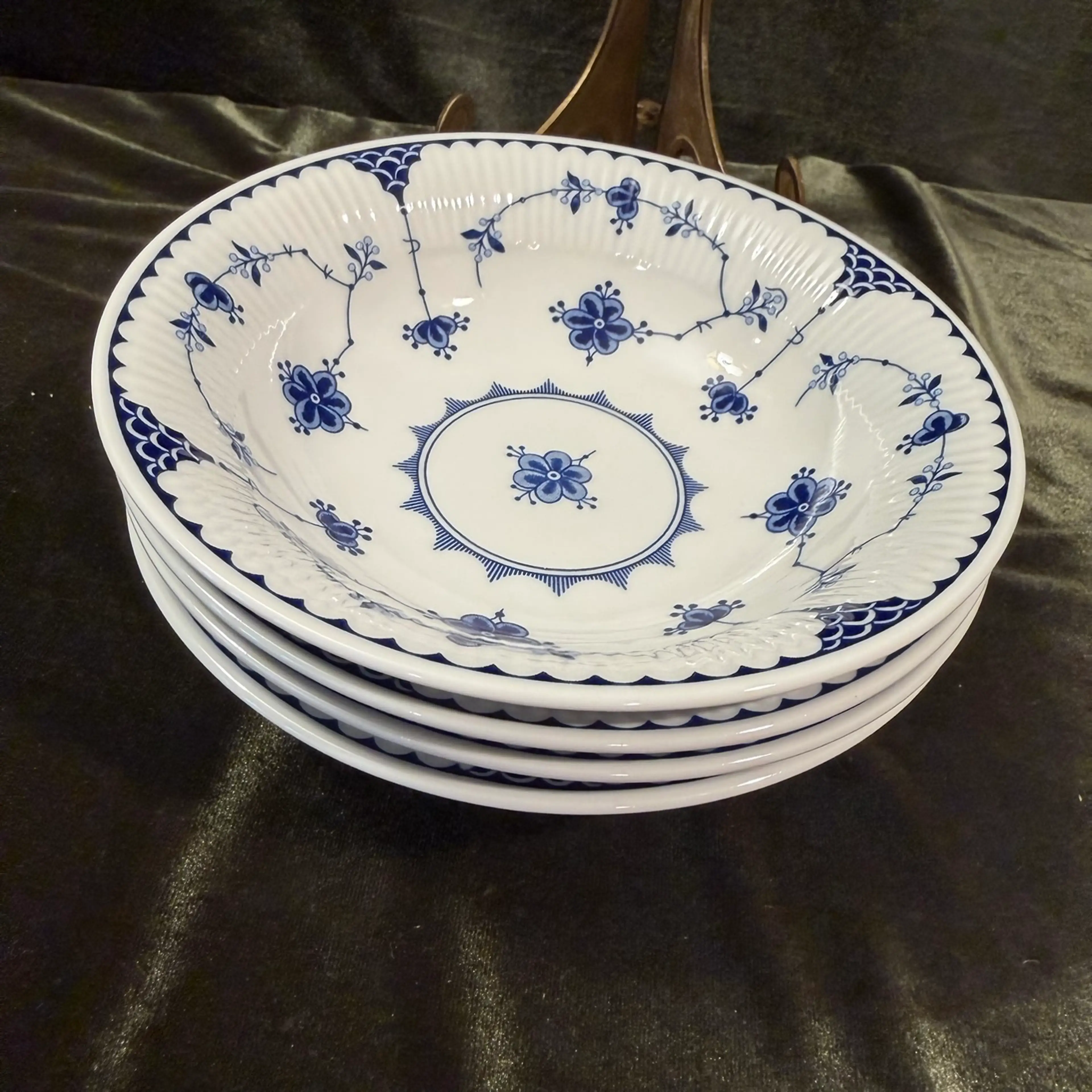 Image 1 of 6