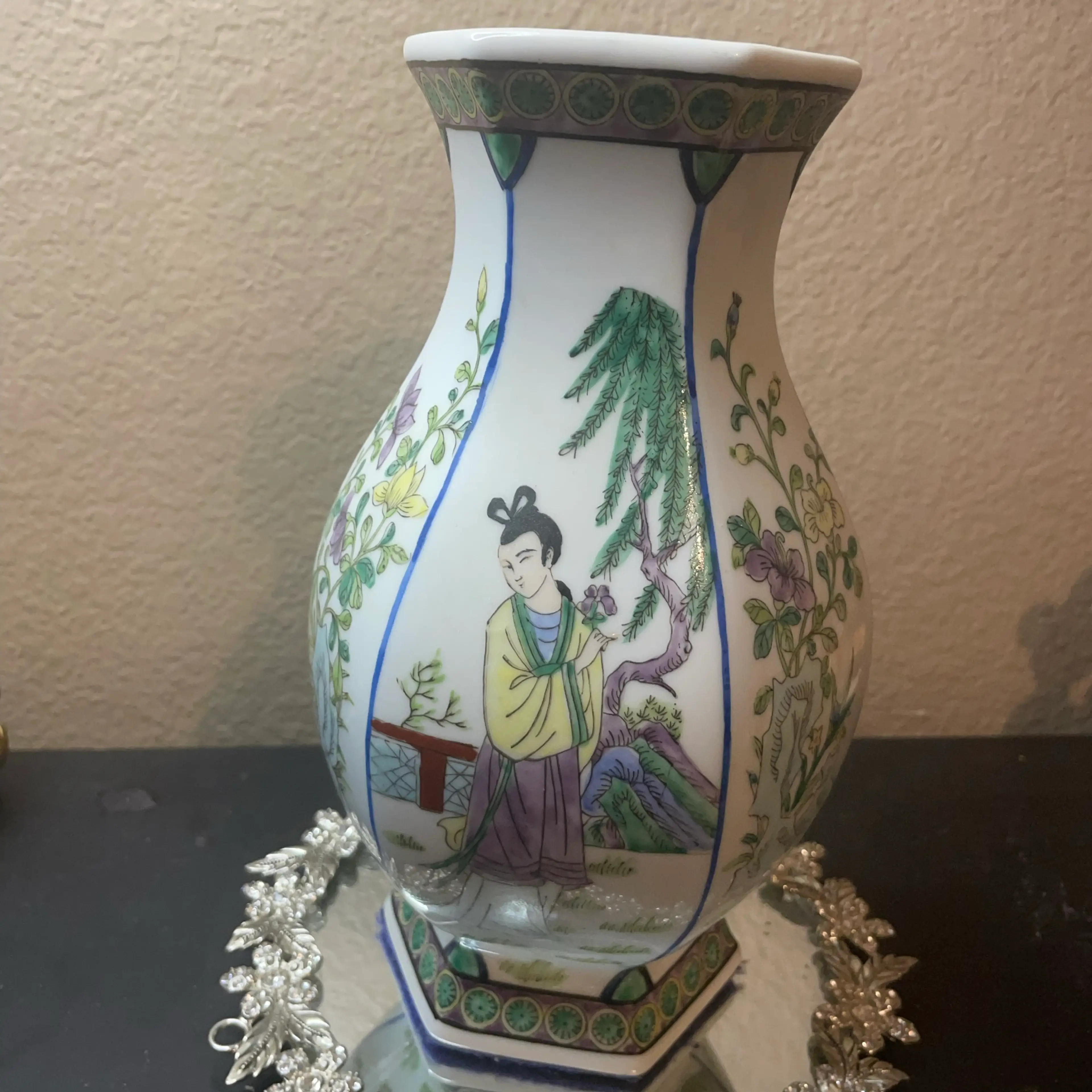 Image 1 of 6