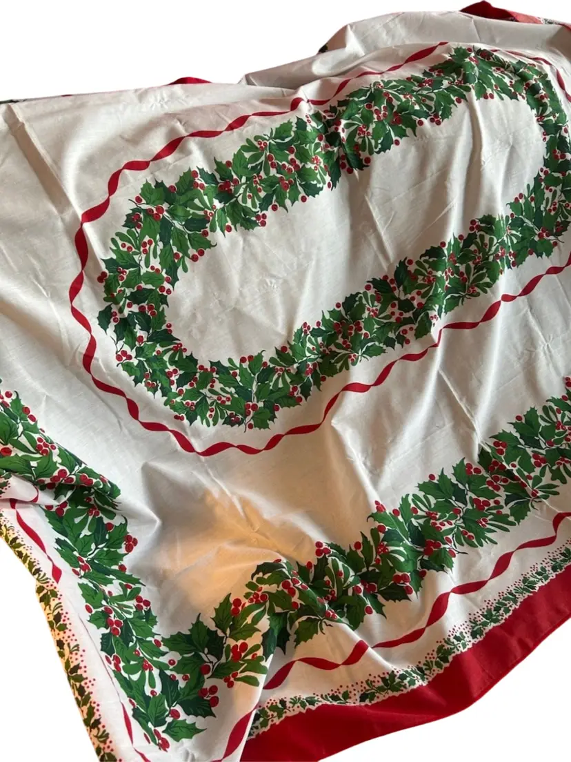 Christmas Themed Table Cloth Small Spot
@65x54